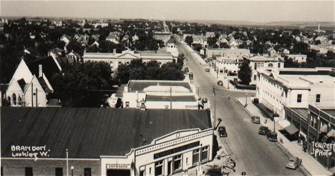 Looking West On Princess Avenue from 10th Street ~ 1940s