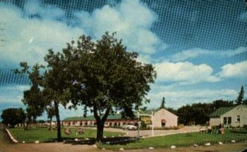 Twin Pines Motel